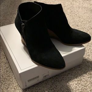 1.State Kaleb Black Suede Wedge Bootie